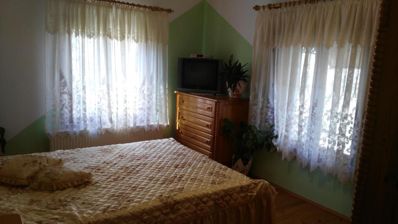 Къща Под Наем Petrova Hotel Cherven  Bagian luar foto