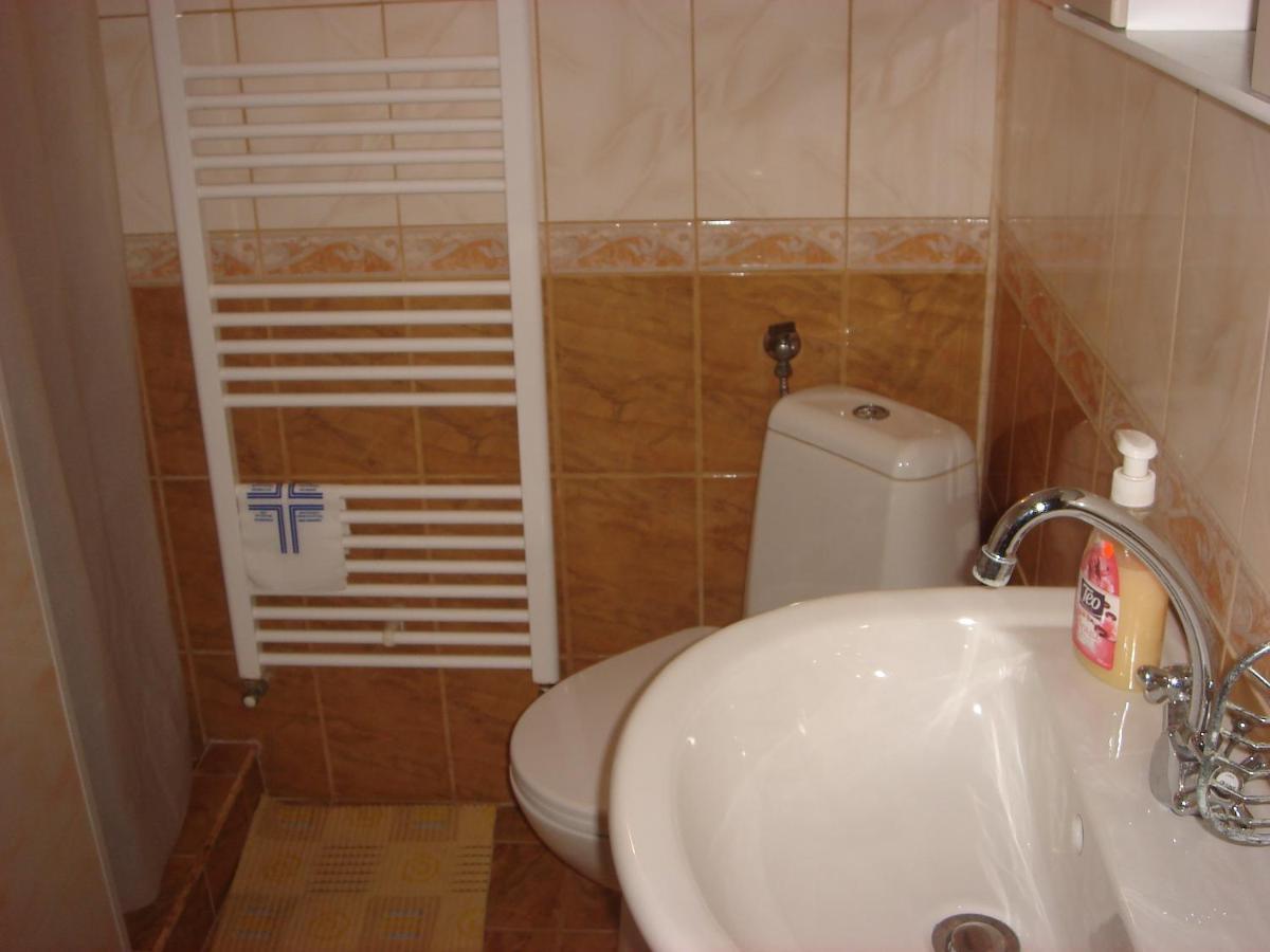 Къща Под Наем Petrova Hotel Cherven  Bagian luar foto