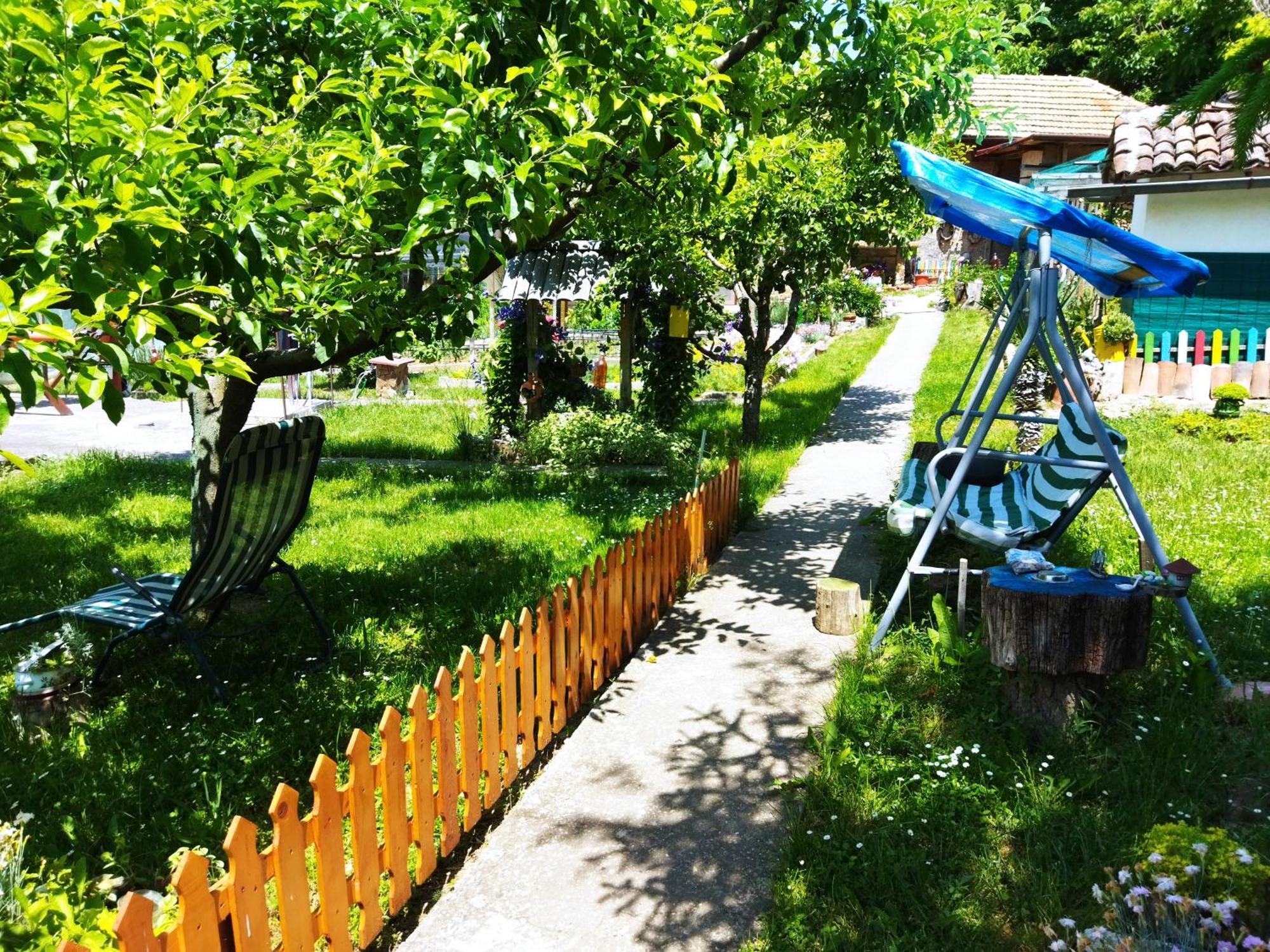 Къща Под Наем Petrova Hotel Cherven  Bagian luar foto