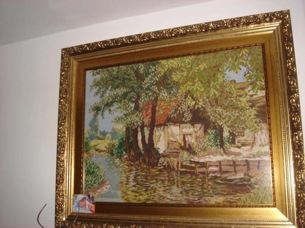 Къща Под Наем Petrova Hotel Cherven  Bagian luar foto